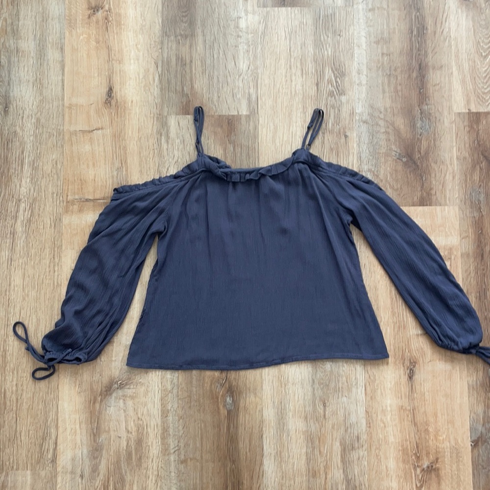 Daytrip open shoulder blouse